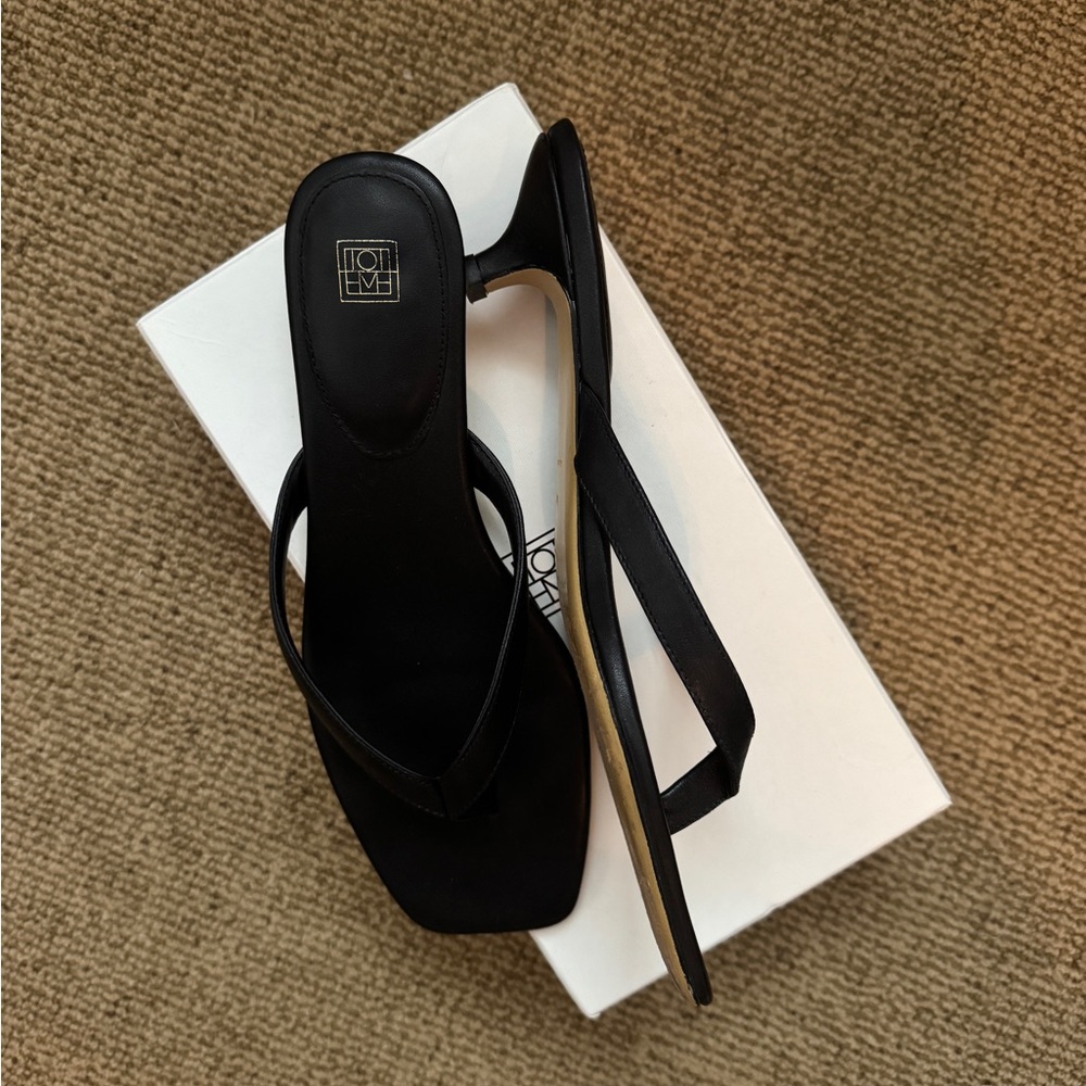 Toteme Flip Flop thong kitten heel